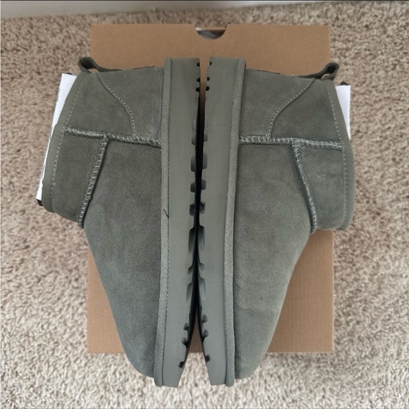 UGG Classic Ultra Mini Boots - Picture 5 of 12